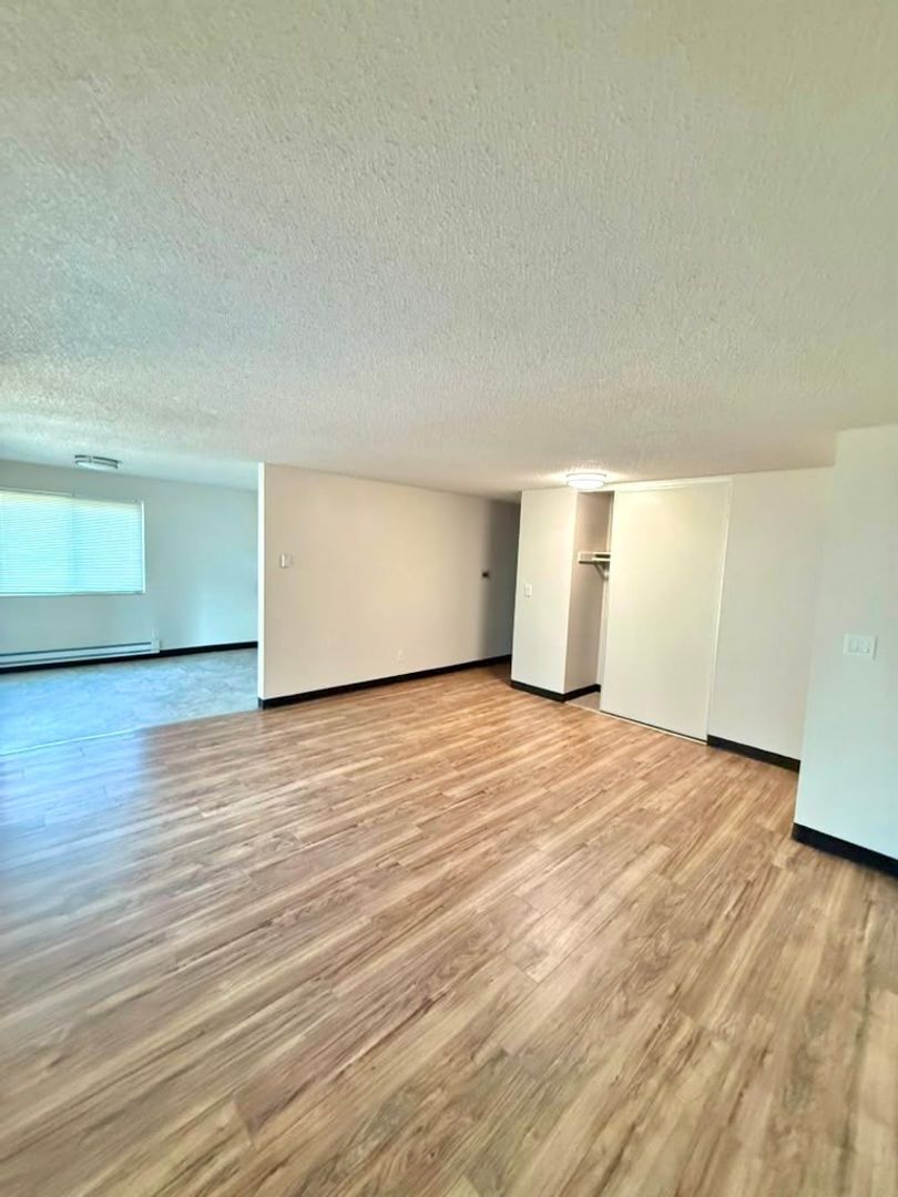 Building Photo - 18524 Linden Ave N