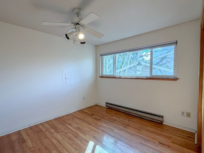 Building Photo - 3221340