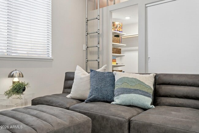 Building Photo - 7518 E Bent Tree Dr