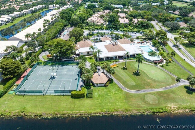Building Photo - 5355 10th Fairway Dr