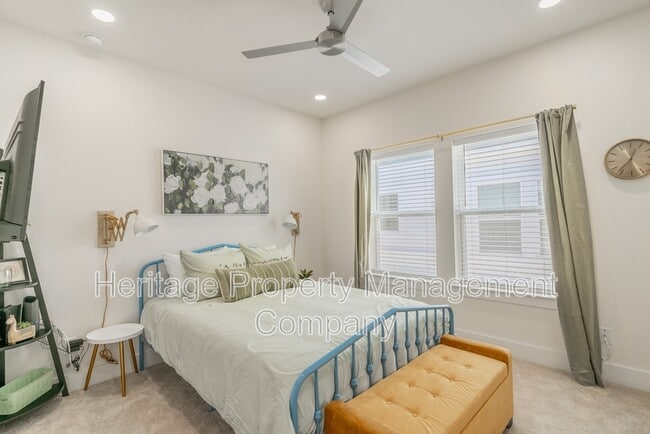 Building Photo - 719 Eleanor Ave