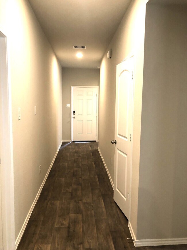 Building Photo - 21422 Chester Cliff Ln