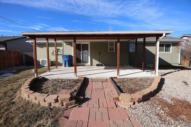 Building Photo - 1429 Yonkee Ave