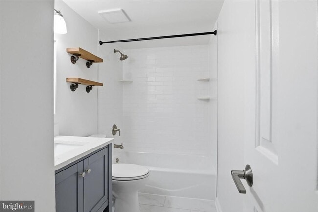 Building Photo - 5118 Woodmire Ln