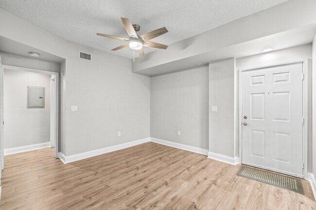 Building Photo - 1000 Scotia Dr