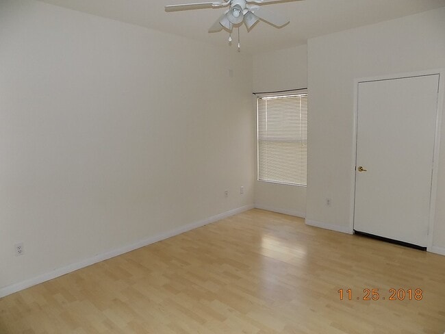 Building Photo - NW 1st floor condo