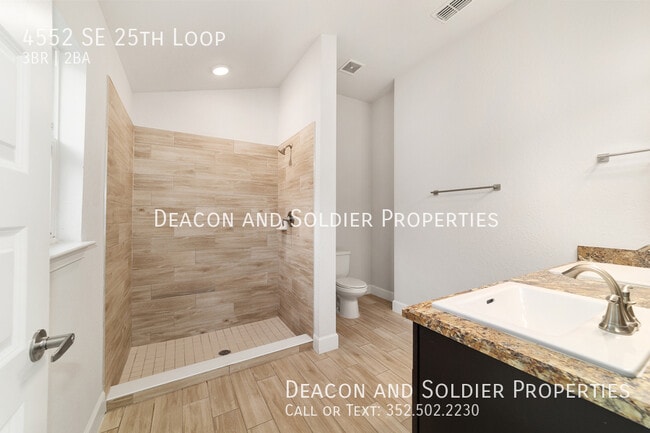 Building Photo - 4552 SE 25th Loop