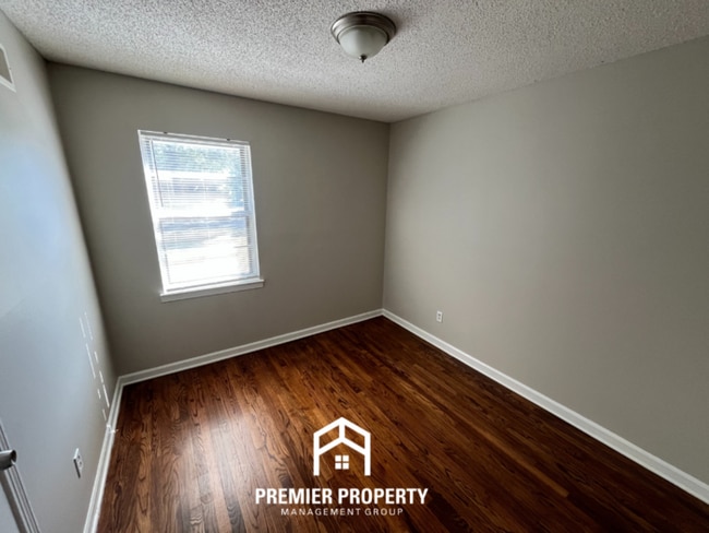 Building Photo - 5605 Loch Lomond Rd