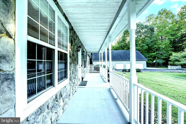 Building Photo - 6200 Ben Creek Rd