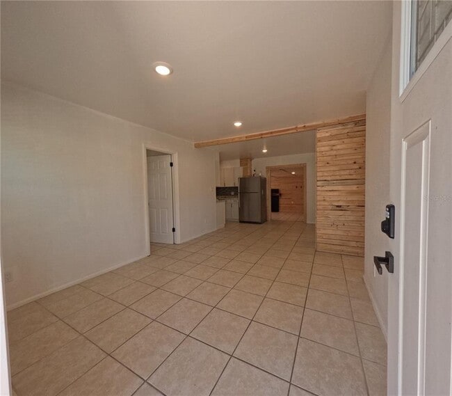 Building Photo - 809 Plumosa Ave