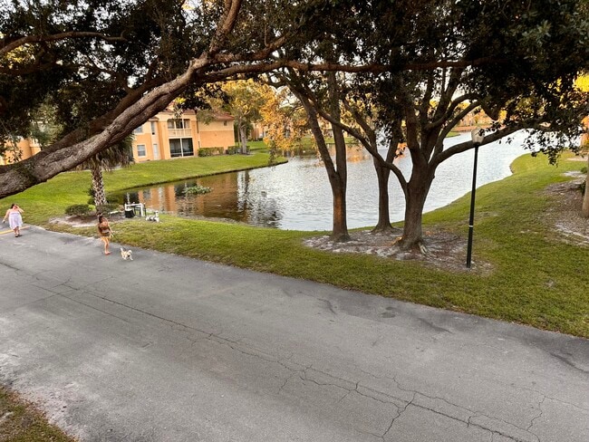 Building Photo - 4871 Via Palm Lakes Via