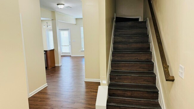 Building Photo - 1523 Brookmere Way