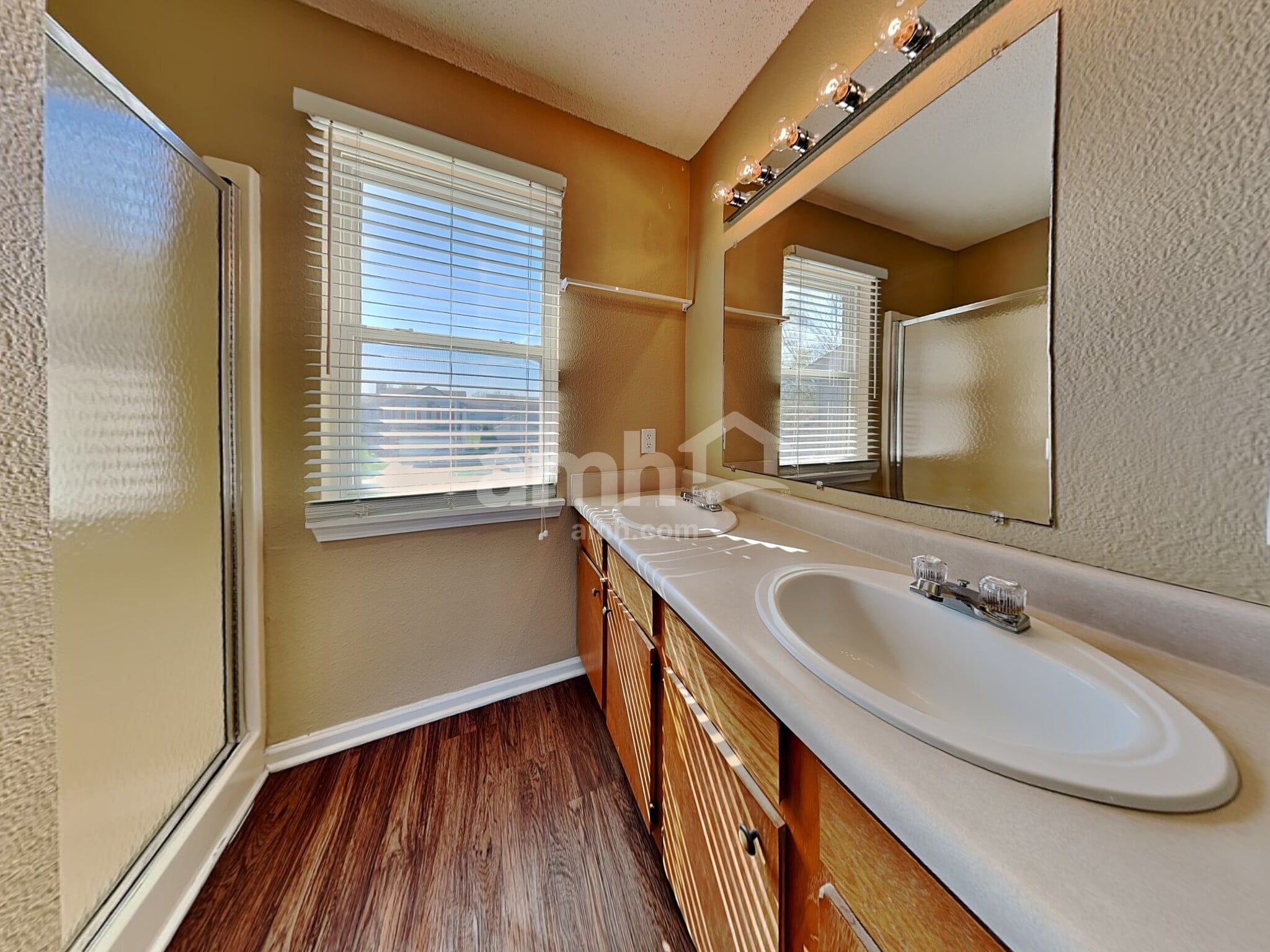 Building Photo - 6031 Draycott Dr