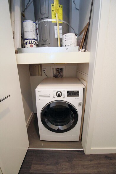 Building Photo - 1480 N Jarrett St