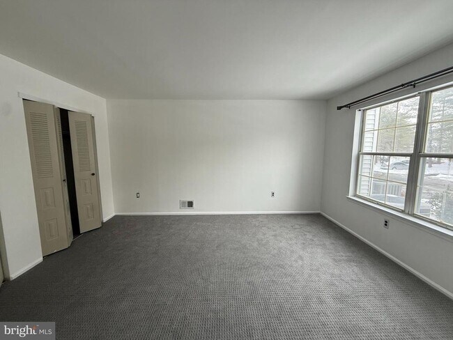 Building Photo - 14 Mimosa Ct