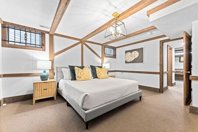 Building Photo - Fully Furnished Luxury Estate in Boise's Lower Highlands