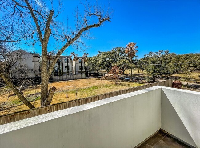 Building Photo - 4805 Jackson St