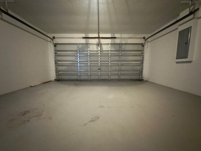Building Photo - Two-Story Corner Lot!