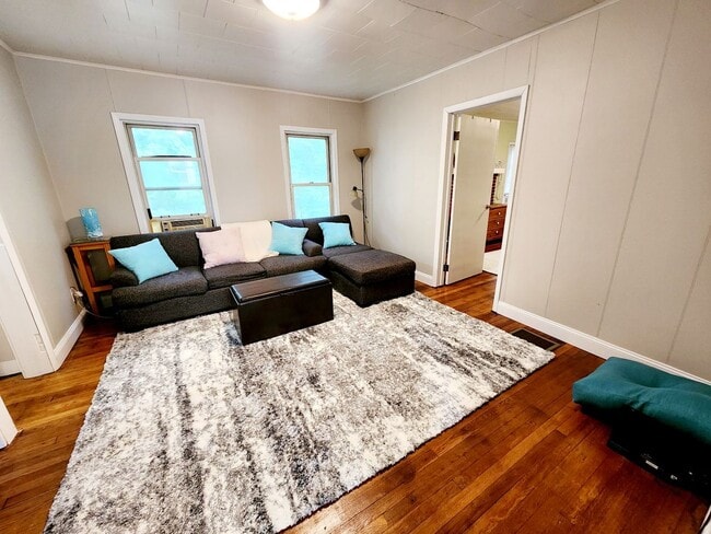 Building Photo - 217 McLane Ave