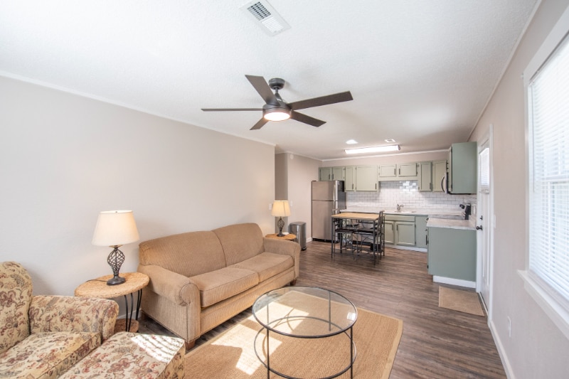 Building Photo - 545 S Main St