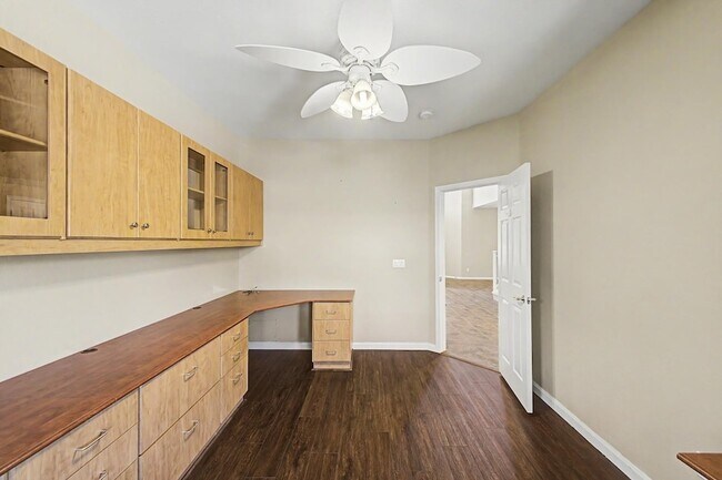Building Photo - 472 W Pelican Dr