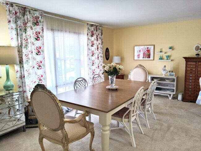 Building Photo - 11106 Del Rio Dr