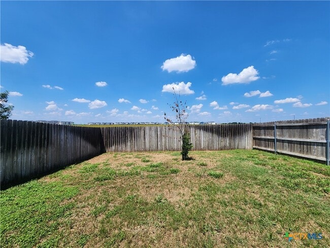 Building Photo - 1143 Creekside Orchard