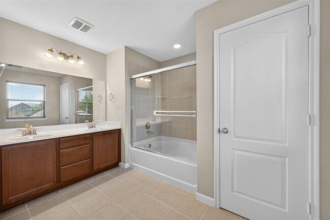 Building Photo - 16506 Lanesborough Dr