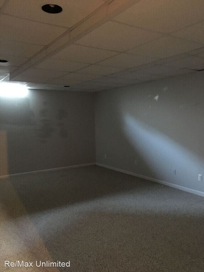 Building Photo - 3 br, 2.5 bath House - 13 Old Forge Drive