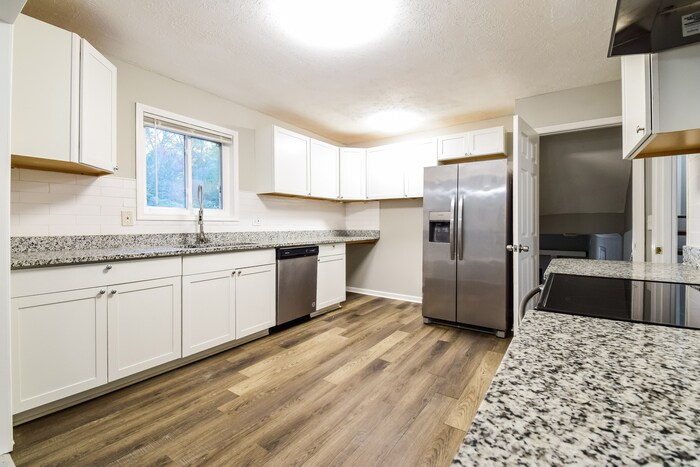 Building Photo - 191 Lucan Way