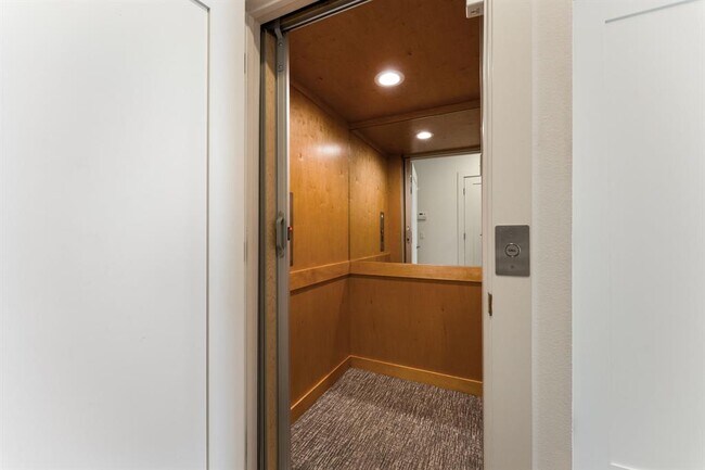 Building Photo - 4 Exposition Blvd