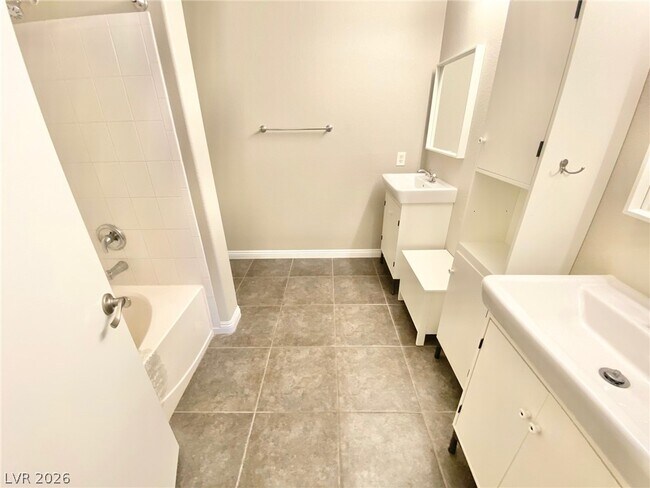 Building Photo - 2153 Jade Creek St