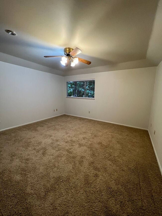 Building Photo - Charming home walking distance to Union Hi...