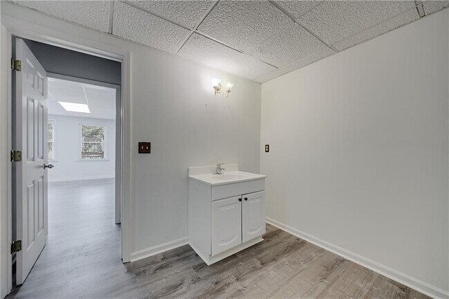Building Photo - 5795 Dovnick Dr SW
