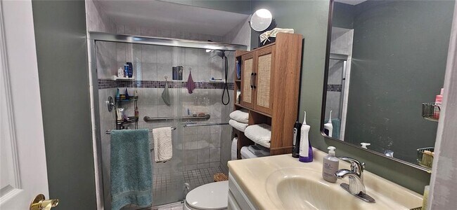 Building Photo - 1823 SE 15th St