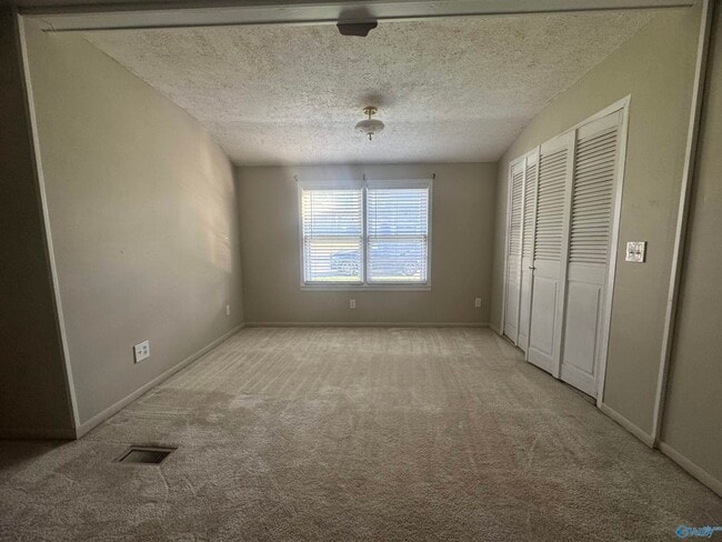 Building Photo - 1109 Humes Ave NE