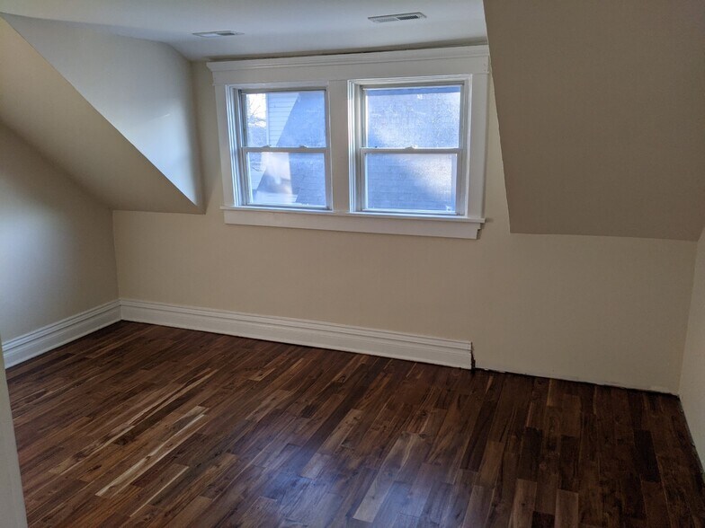 Building Photo - 1025 Sherman Ave