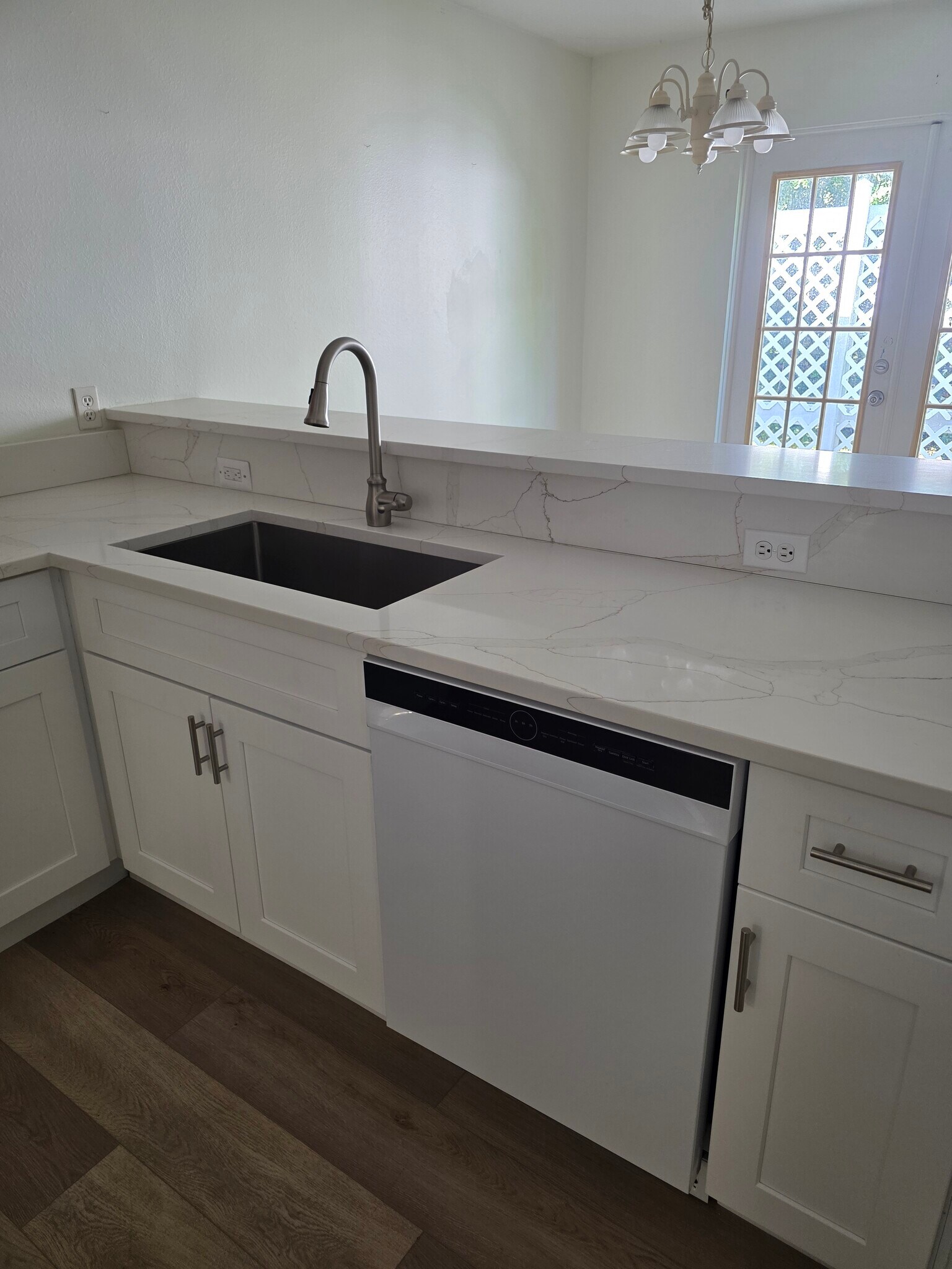 Building Photo - 512 13th Pl