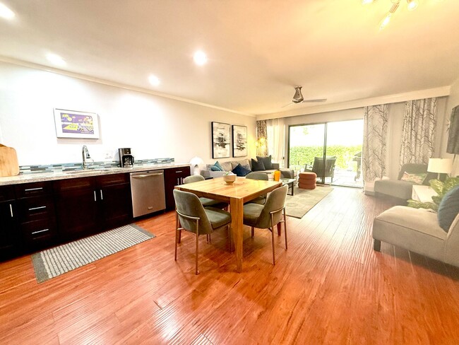 Building Photo - Furnished One Bedroom - Long Term - Smoke Tree Raquet Club