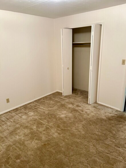 Building Photo - 1304 Faith Dr
