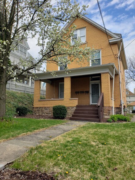 Building Photo - 557 4th St