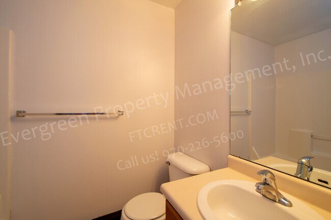 Building Photo - 3737 Landings Dr