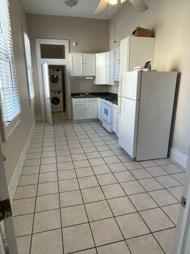 Building Photo - 1BD/1BA Shotgun w/ In Unit Washer and Dryer