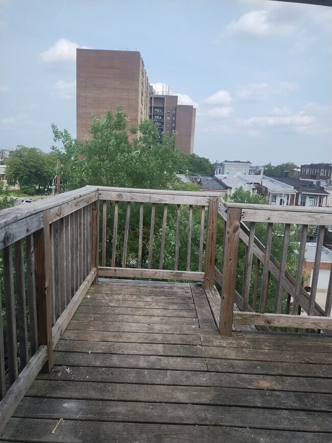 Building Photo - Brookfield #3