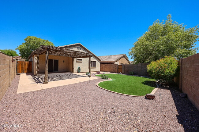 Building Photo - 11761 W Dos Rios Dr