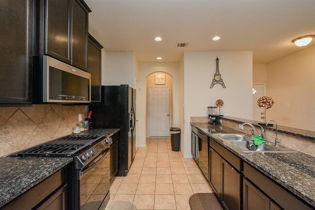 Building Photo - 6038 Wesley Manor Ct