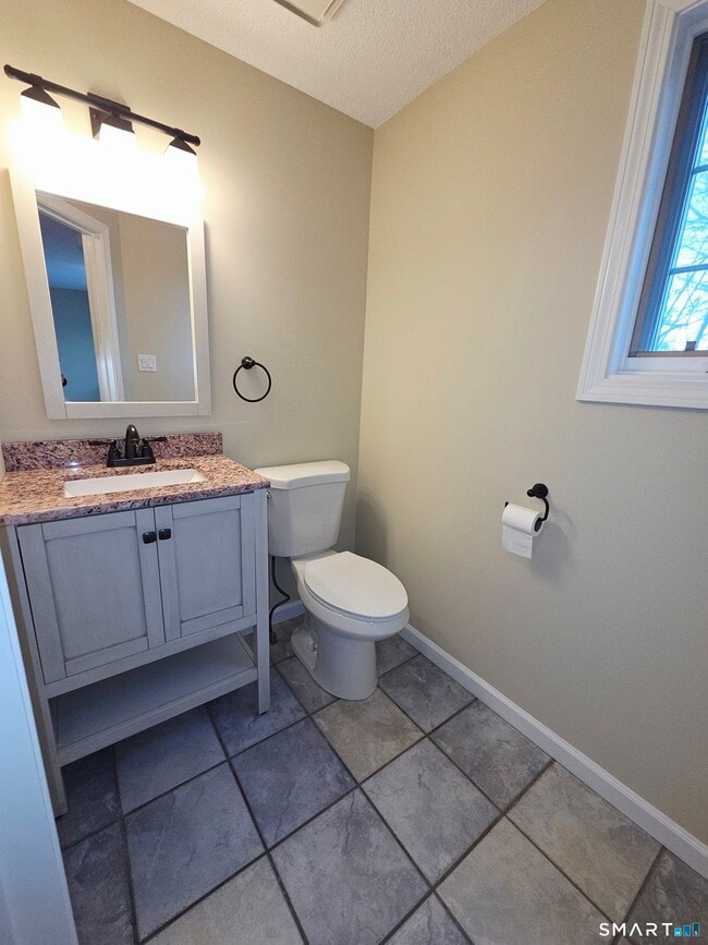 Building Photo - 12 W Meadow Ln