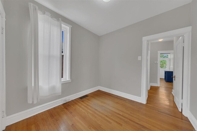 Building Photo - 5327 Neosho St