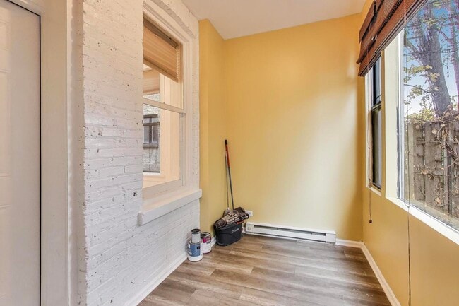 Building Photo - 3901 N Hamilton Ave