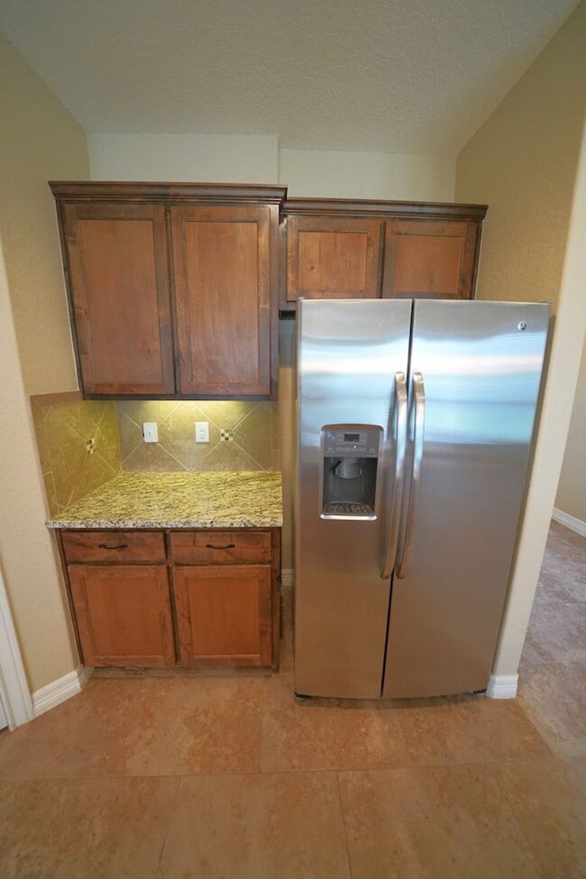 Building Photo - Beautiful Selma Living. Realtor Commission: $500